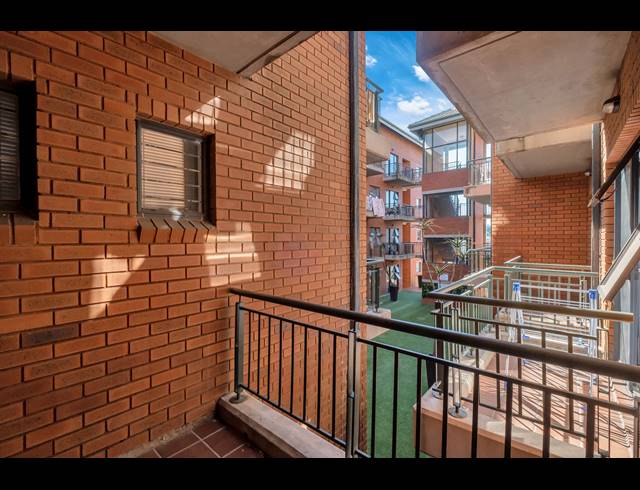 1 BEDROOM APARTMENT FOR SALE IN RICHMOND